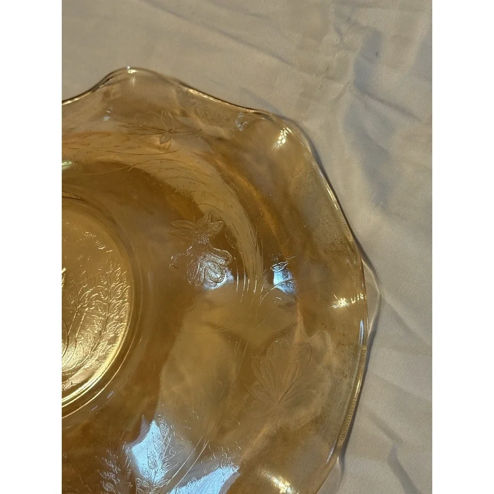 VINTAGE RUFFLED EDGE CARNIVAL GLASS BOWL etched flowers &  leaves on bottom 9.5